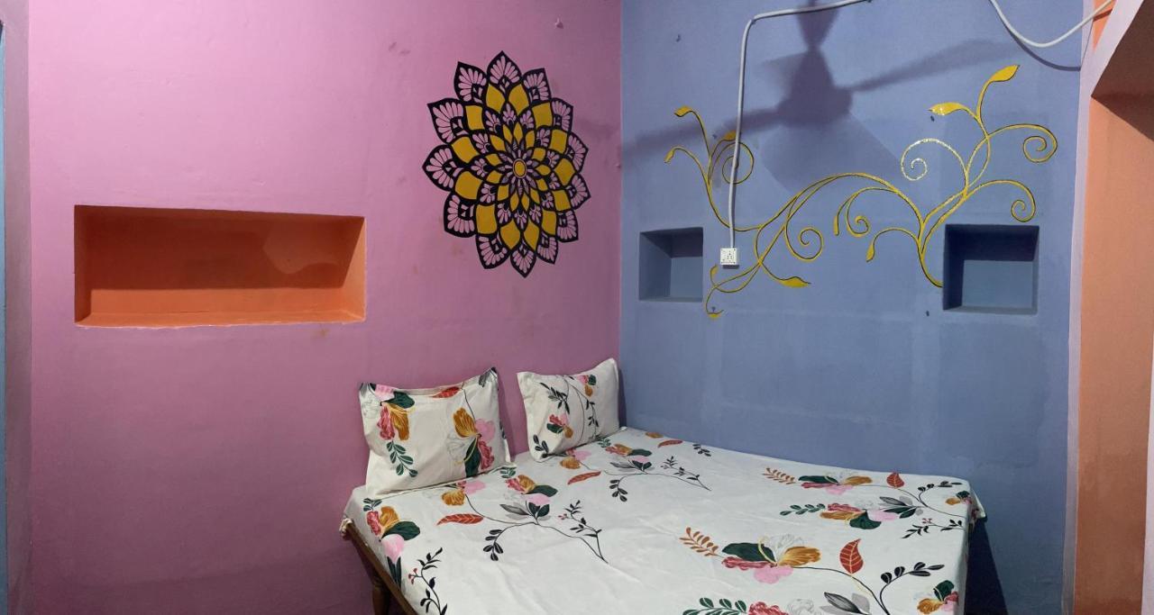Indra Paying Guest House Váránaszi Kültér fotó