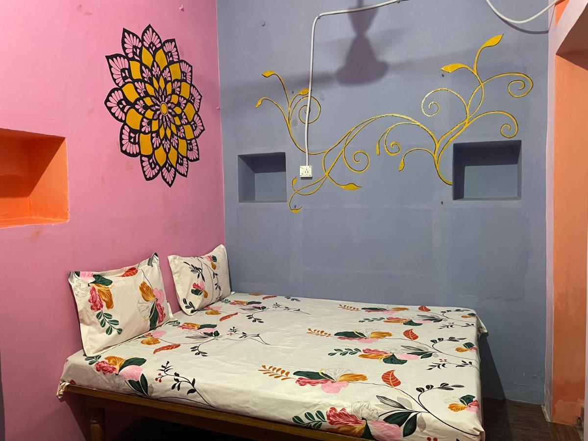 Indra Paying Guest House Váránaszi Kültér fotó