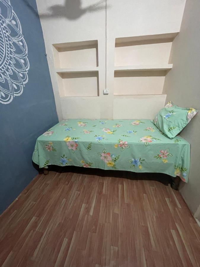 Indra Paying Guest House Váránaszi Kültér fotó