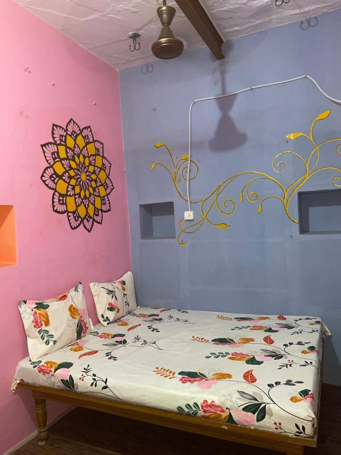 Indra Paying Guest House Váránaszi Kültér fotó
