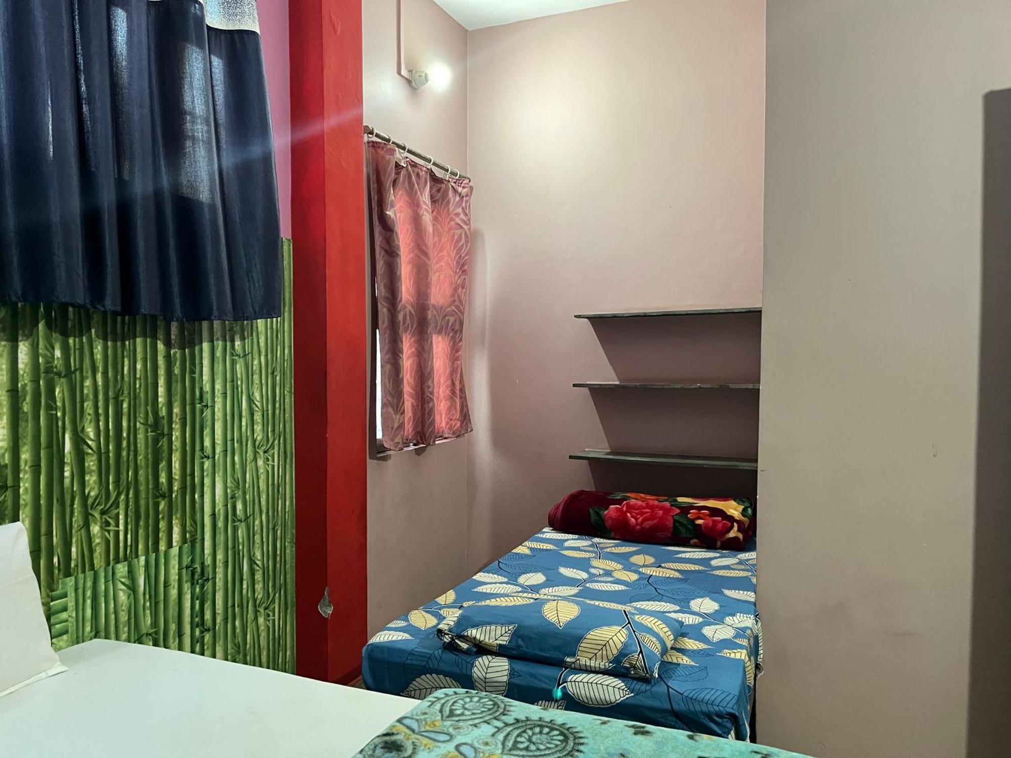 Indra Paying Guest House Váránaszi Kültér fotó