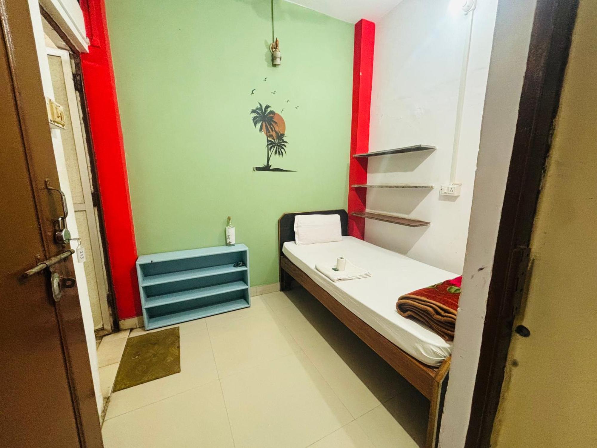 Indra Paying Guest House Váránaszi Kültér fotó